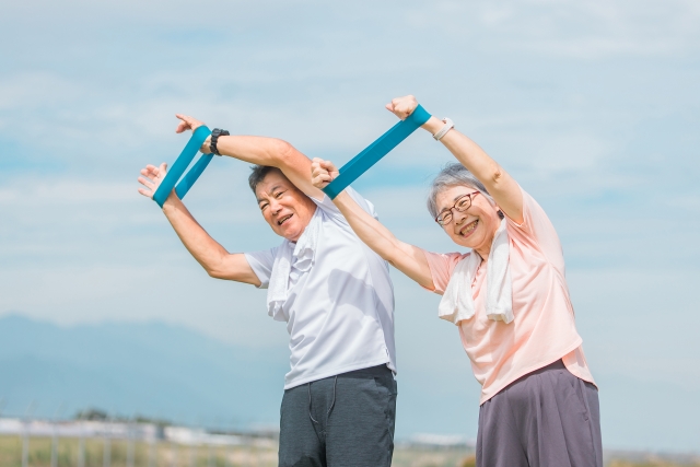 年齢と共に運動不足にある方が多く、運動不足による筋肉の衰えや筋肉が硬くなり、足腰が弱りだしお身体の様々な個所に悩むを持つ方が多くいらしゃいます。自分に合った運動を始めたいと思っている方はぜひ体験してください。